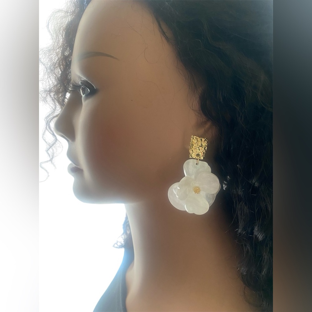 🌺10 items for $40- Elegant Flower Shape Metal Earrings - Picture 4 of 8
